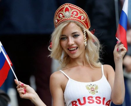 Самая известная русская болельщица оказалась шлюхой