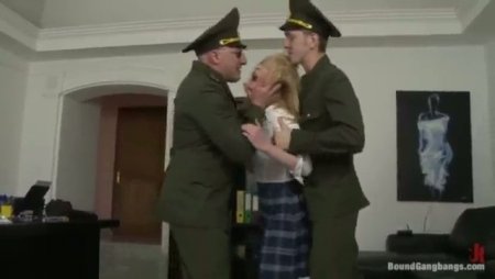 В военкомате насилуют жену дезертира