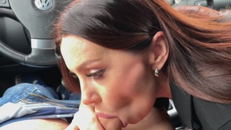 Муж давно просил пососать в авто